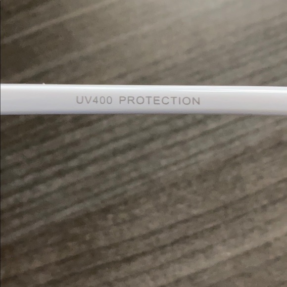 White retro UV400 protection glasses - Picture 4 of 4